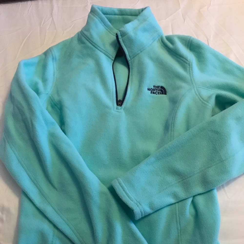 North Face fleece pull over. NWOT size S women’s